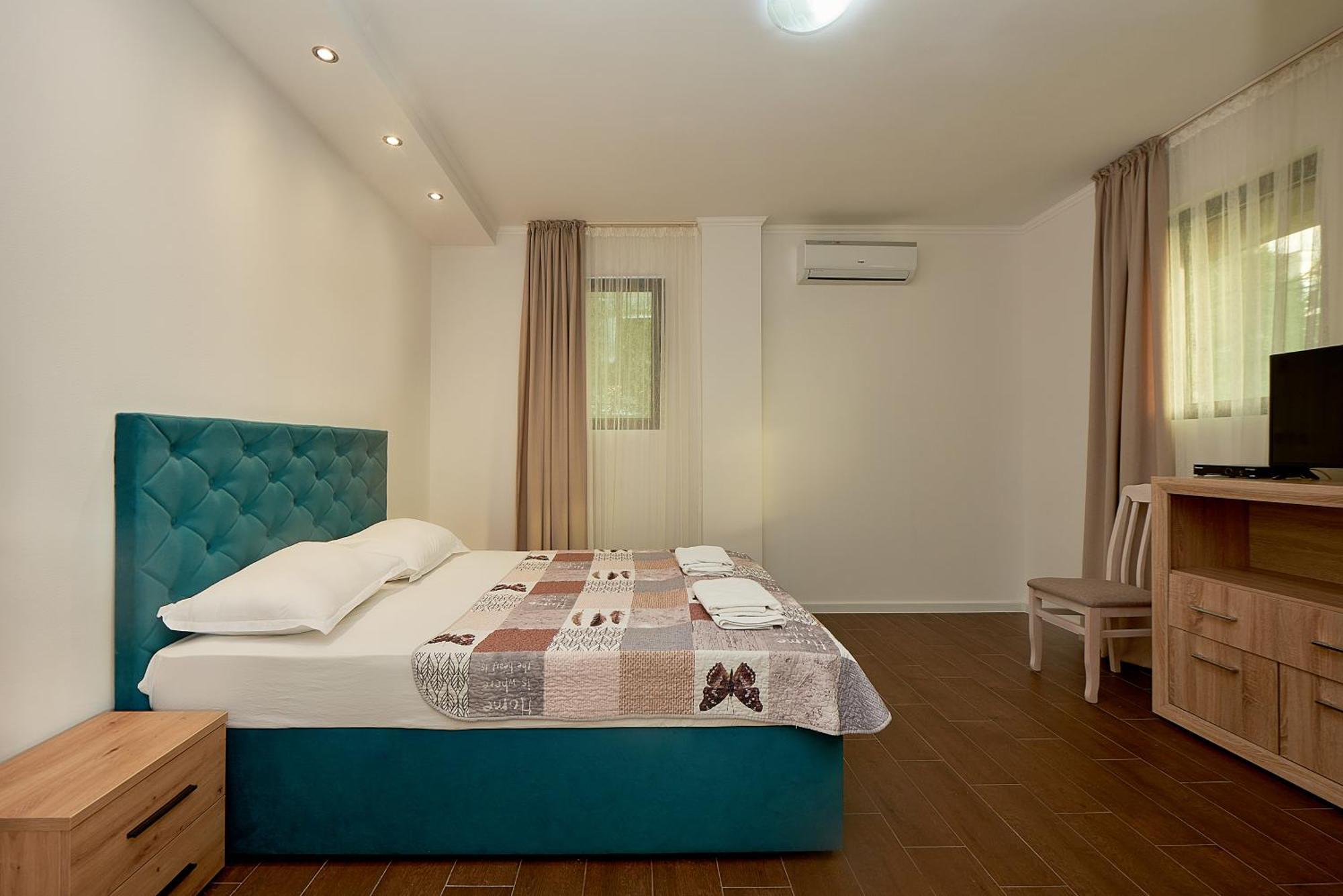 Adria Lux Apartmens 2 Sveti Stefan Buitenkant foto
