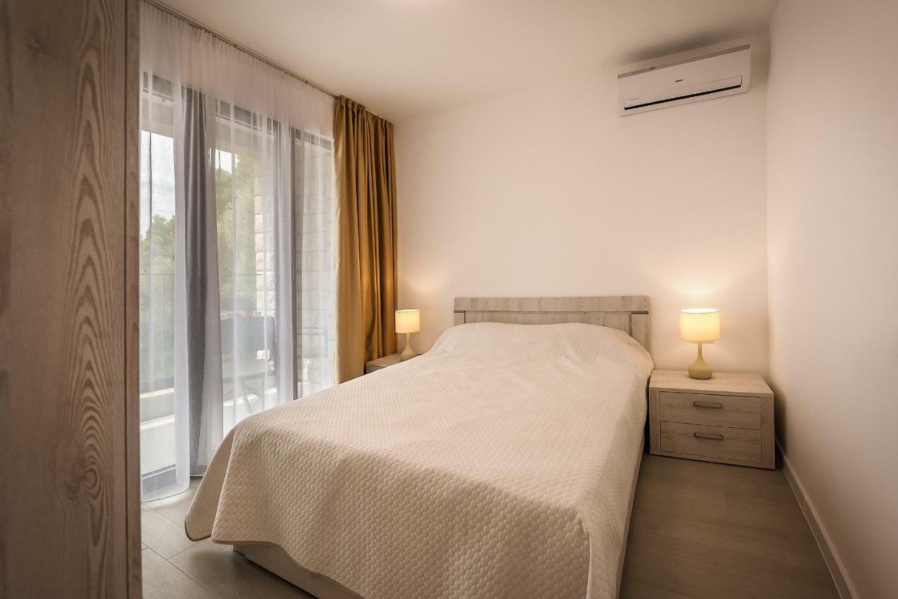 Adria Lux Apartmens 2 Sveti Stefan Buitenkant foto
