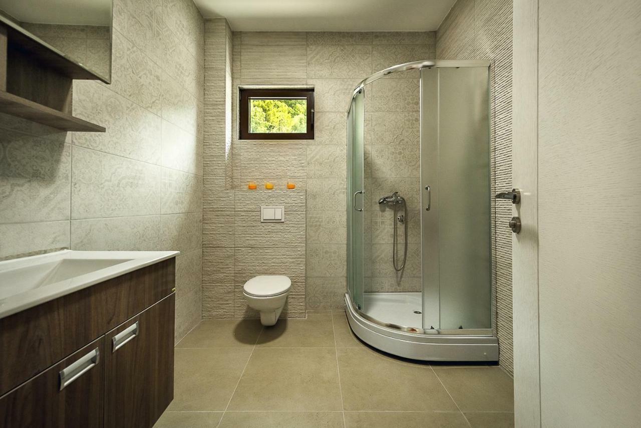 Adria Lux Apartmens 2 Sveti Stefan Buitenkant foto