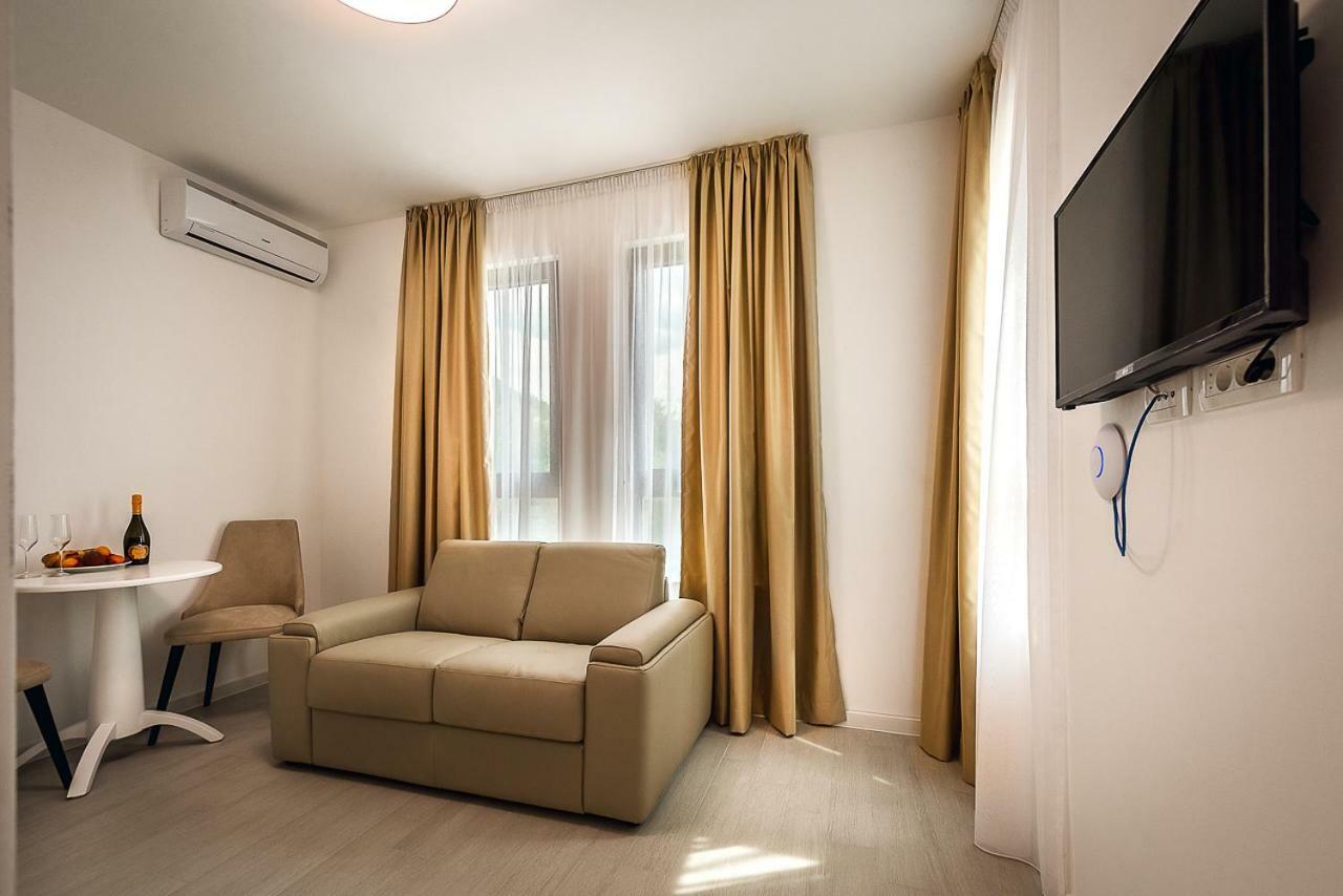 Adria Lux Apartmens 2 Sveti Stefan Buitenkant foto